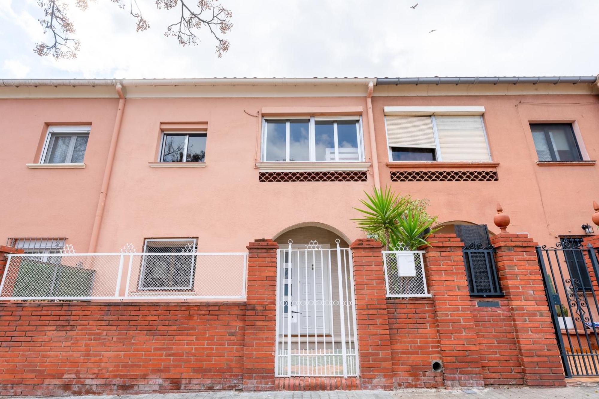 La Sagrera House Villa บาร์เซโลนา ภายนอก รูปภาพ